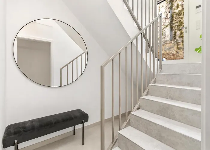 Modern Retreat With Ac - 15 Min To Center