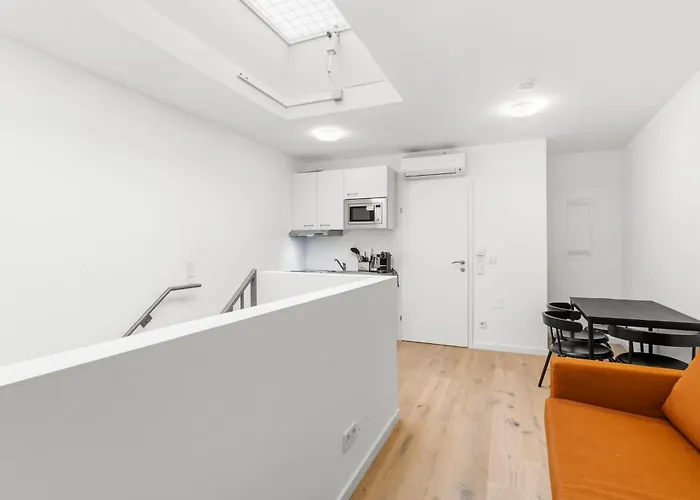 Modern Retreat With Ac - 15 Min To Center Διαμέρισμα