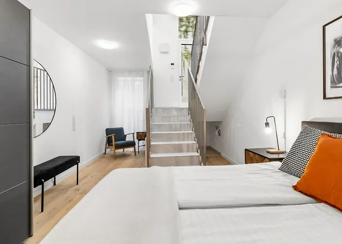 Modern Retreat With Ac - 15 Min To Center *