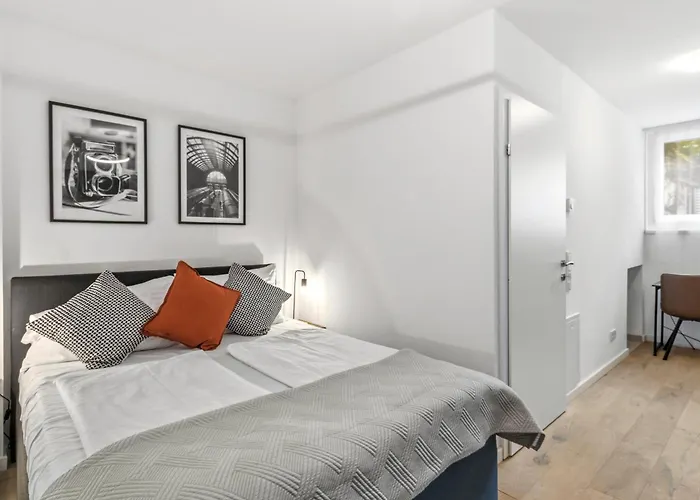 Modern Retreat With Ac - 15 Min To Center *