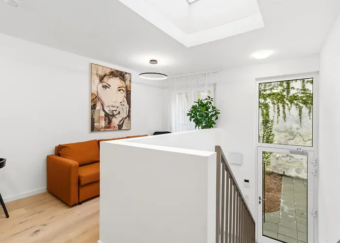 Modern Retreat With Ac - 15 Min To Center