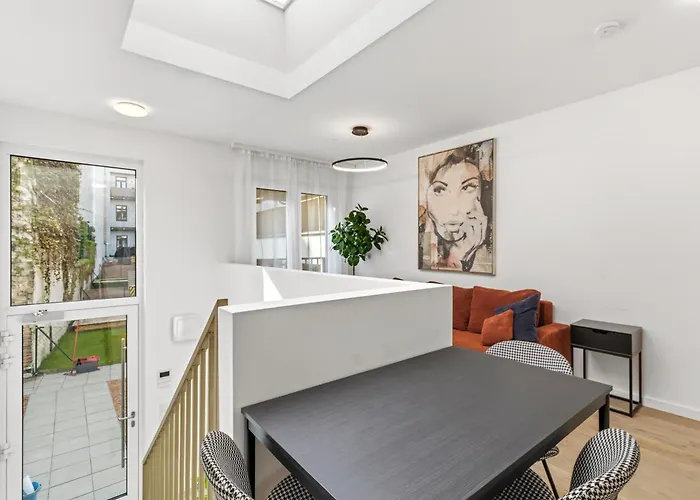 Modern Retreat With Ac - 15 Min To Center *