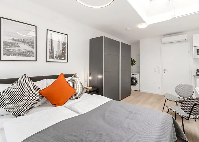Modern Retreat With Ac - 15 Min To Center *
